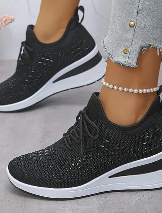 Gwendolyn Lightweight Lace-Up Sneakers