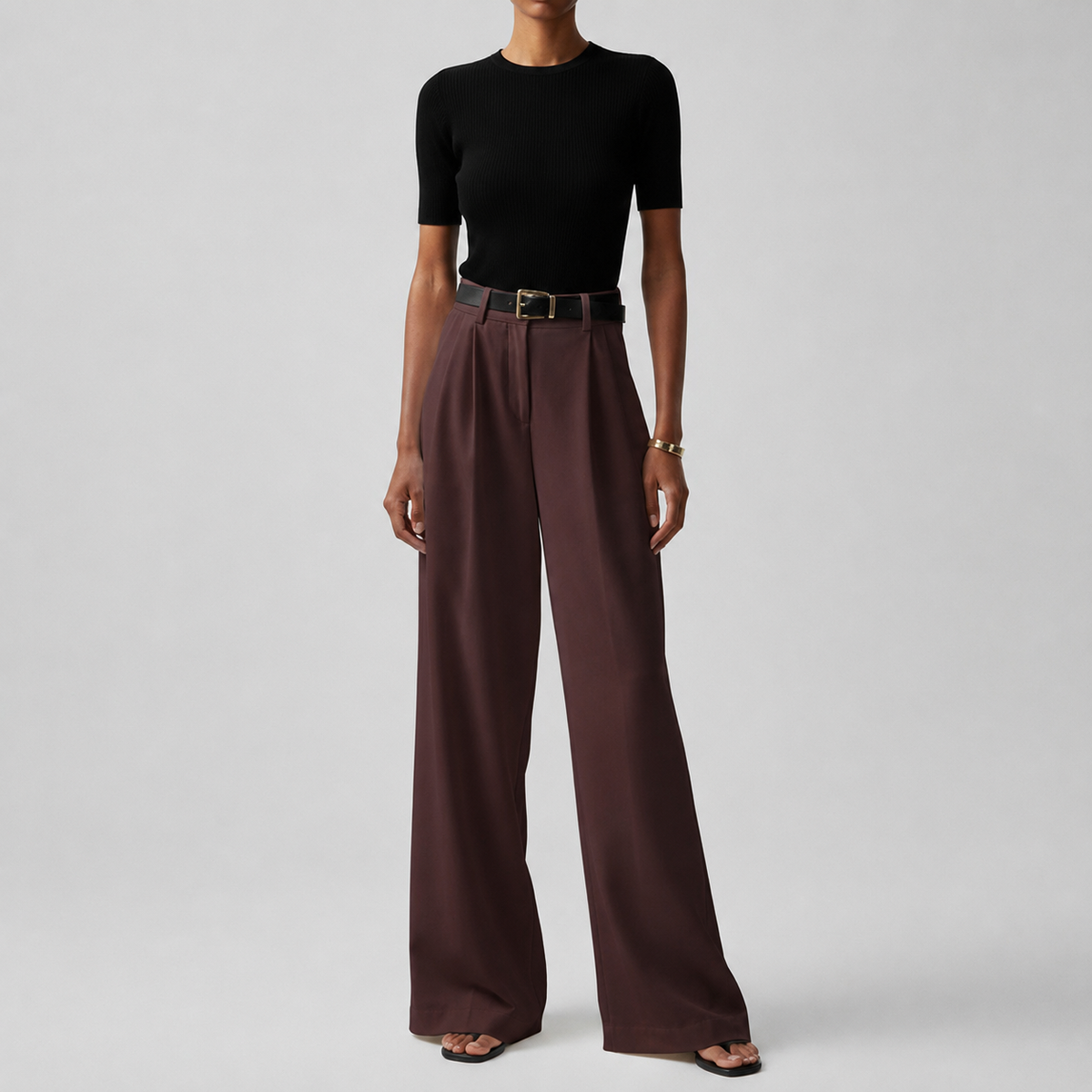 Elegant High Waisted Trousers with Wide Leg and Pleated Front