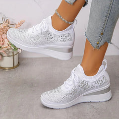Gwendolyn Lightweight Lace-Up Sneakers