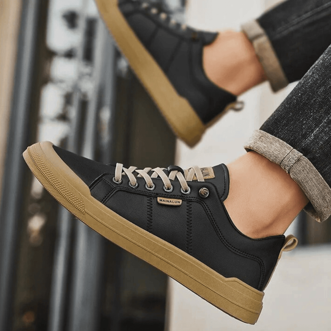 Derek | Classic Lace-Up Everyday Shoe - Black